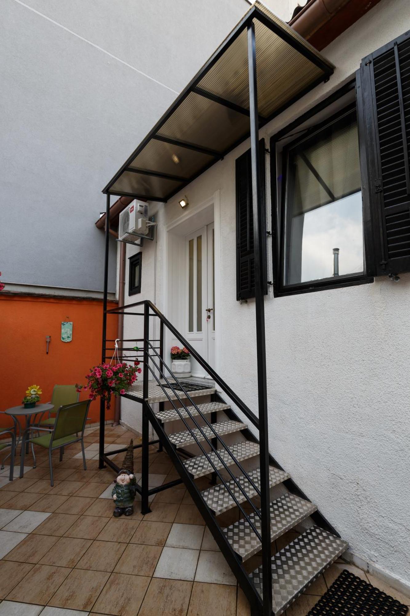 Apartman Royal 슬라본스키브로드 외부 사진